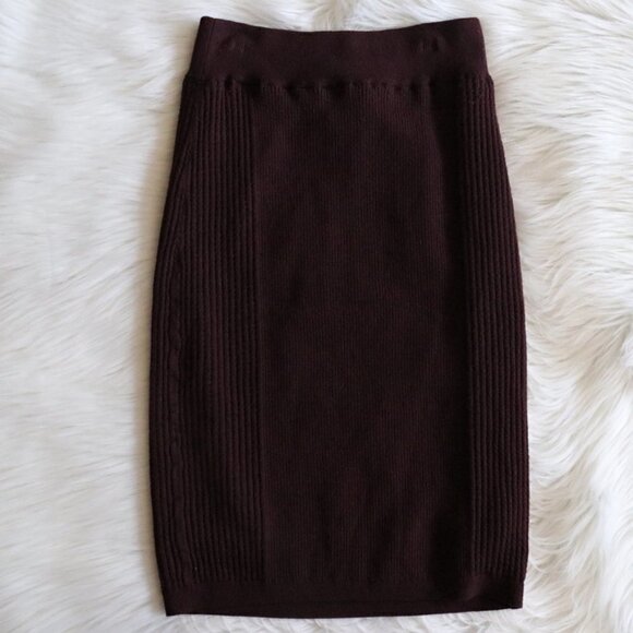 NEW Express High Waisted Knee Length Burgundy Skirt Size Small - Picture 7 of 8
